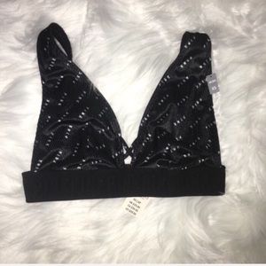 NWT BLACK VELVET VS PINK BRALLETE